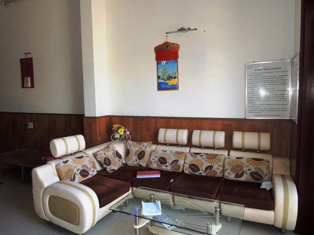 Lavie Hotel Nha Trang Buitenkant foto